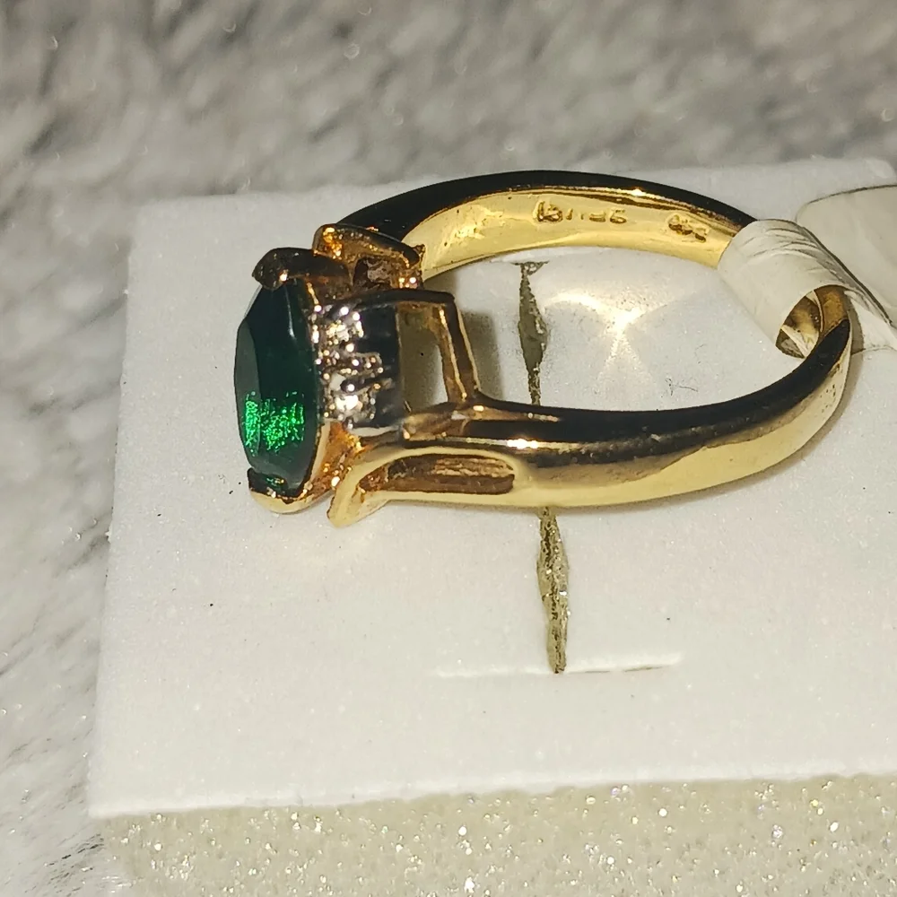 Pretty ring - Picture 3 of 5